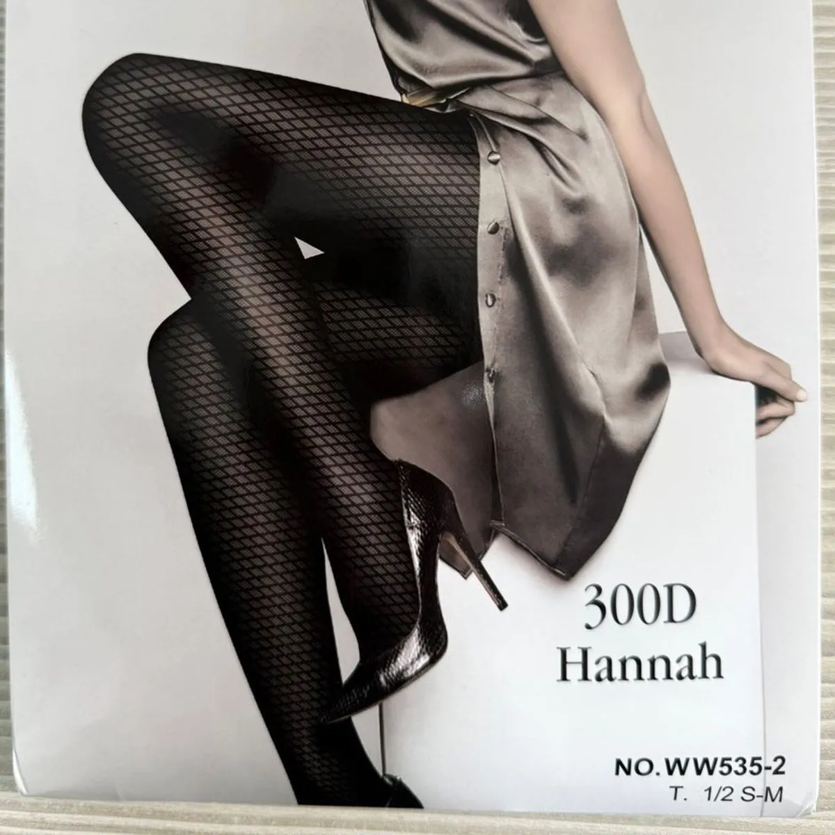 Rajstopy damskie Hannah 300D czarne wzór siateczkowy