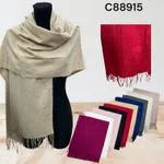 Szaliki damskie z frędzlami C88915, 12 szt/opak.