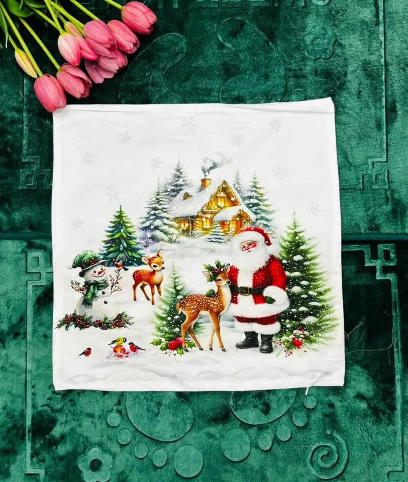 Poszewki 40x40 cm świąteczne z Mikołajem i reniferem