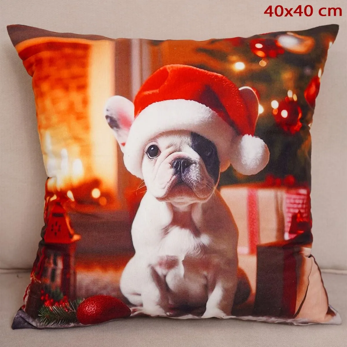 Poszewki 40x40 cm buldog francuski w czapce mikołaja