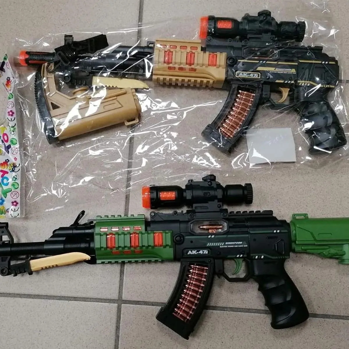 Pistolety dla Dzieci Karabin AK-47 Dźwięk i Światło Mix 6szt