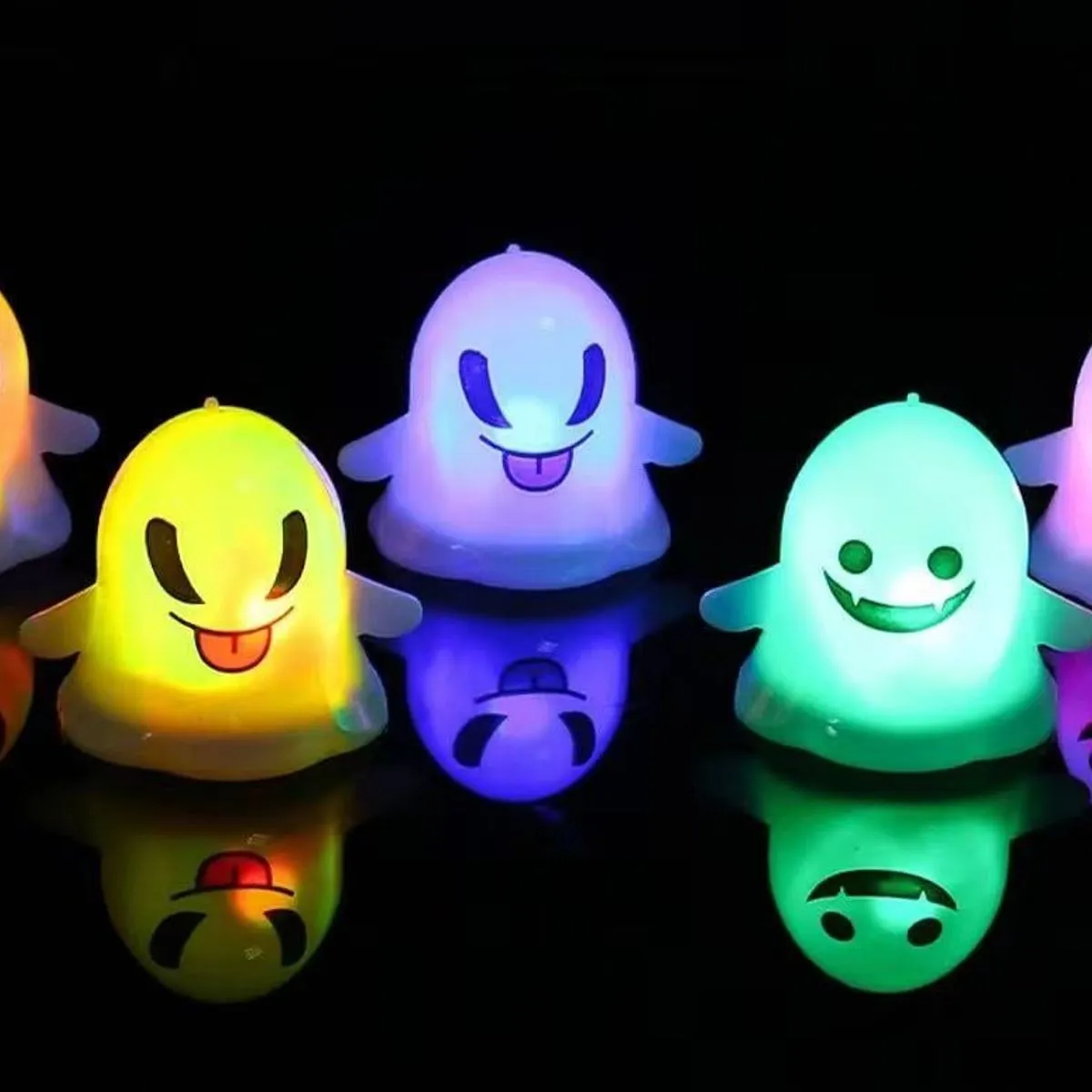 Dekoracja LED Halloween duszki kolorowe świecące 12 szt.