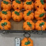 Dekoracja LED Halloween Brelok Dynia 4cm 12szt