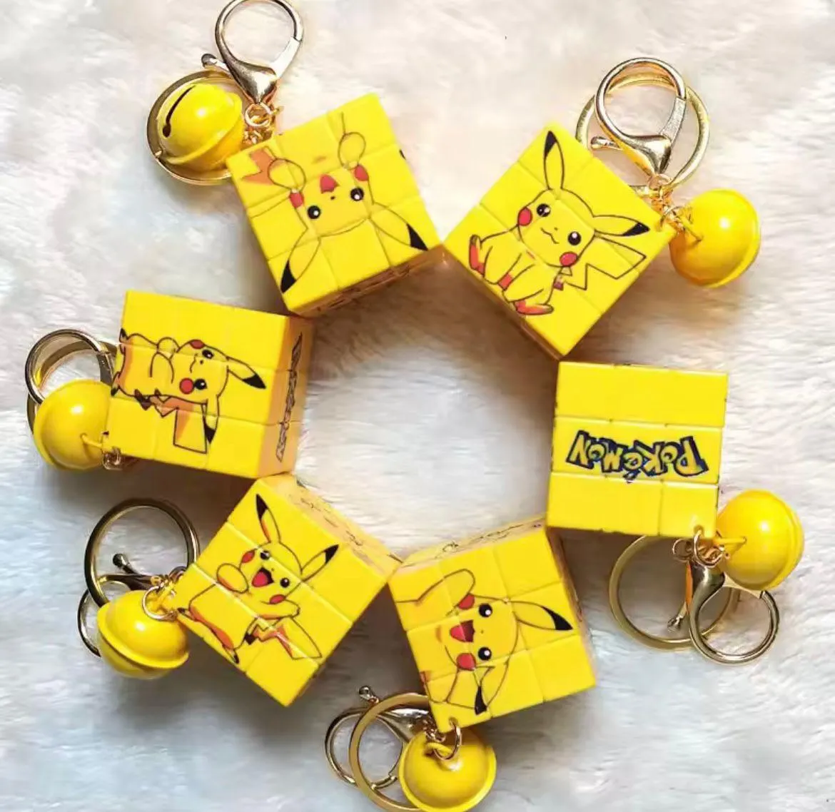 Brelok Pokemon Pikachu Kostka Układanka z Dzwoneczkiem