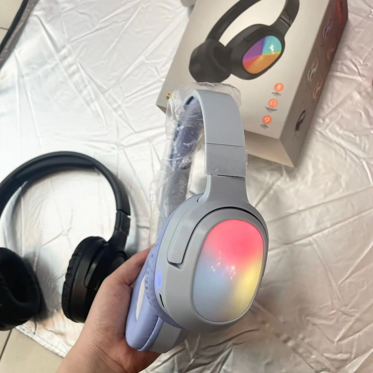 Słuchawki Bezprzewodowe BLUETOOTH RGB Model 2962 Mix Kolorów