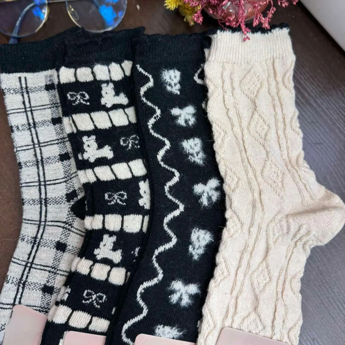 Skarpetki damskie dzianinowe wzorzyste 4 wzory