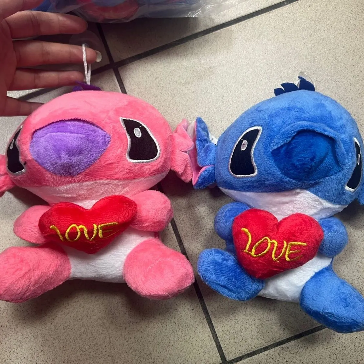 Maskotki Stitch 20cm z sercem LOVE różowa i niebieska