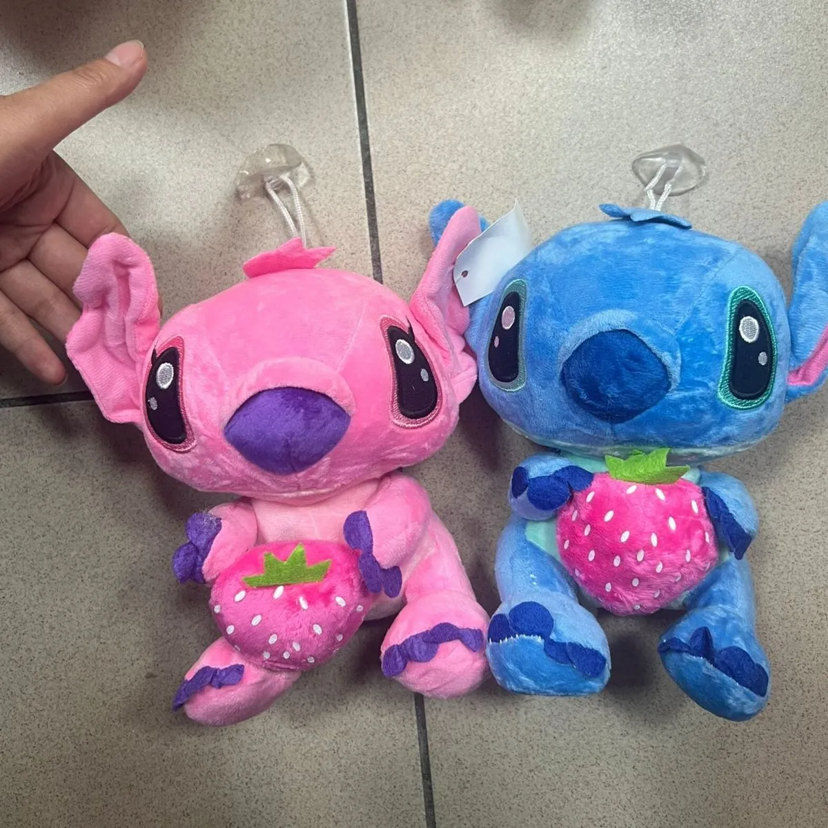 Maskotki Stitch 20cm różowa i niebieska z truskawką