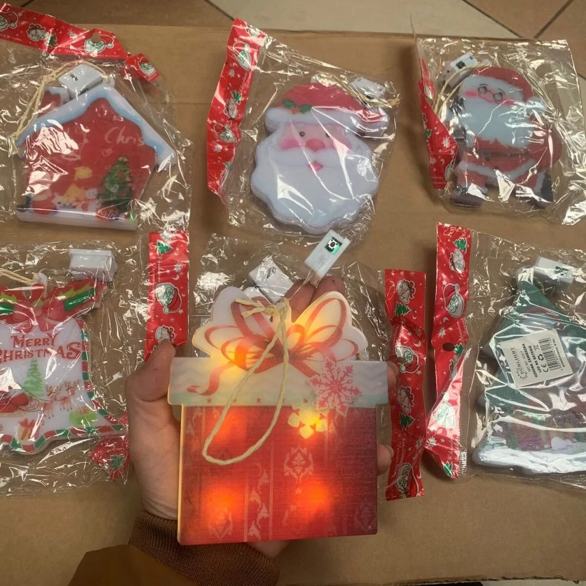 Ozdoba na Choinkę LED - różne wzory świąteczne