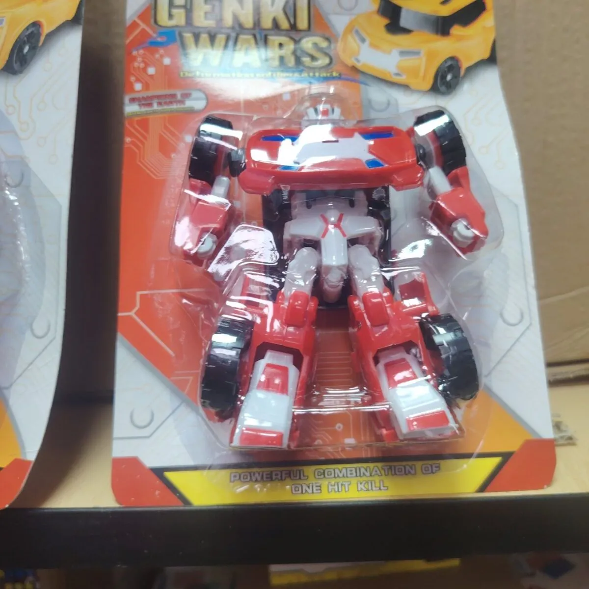 Genki Wars Robot czerwony transformujący 3+