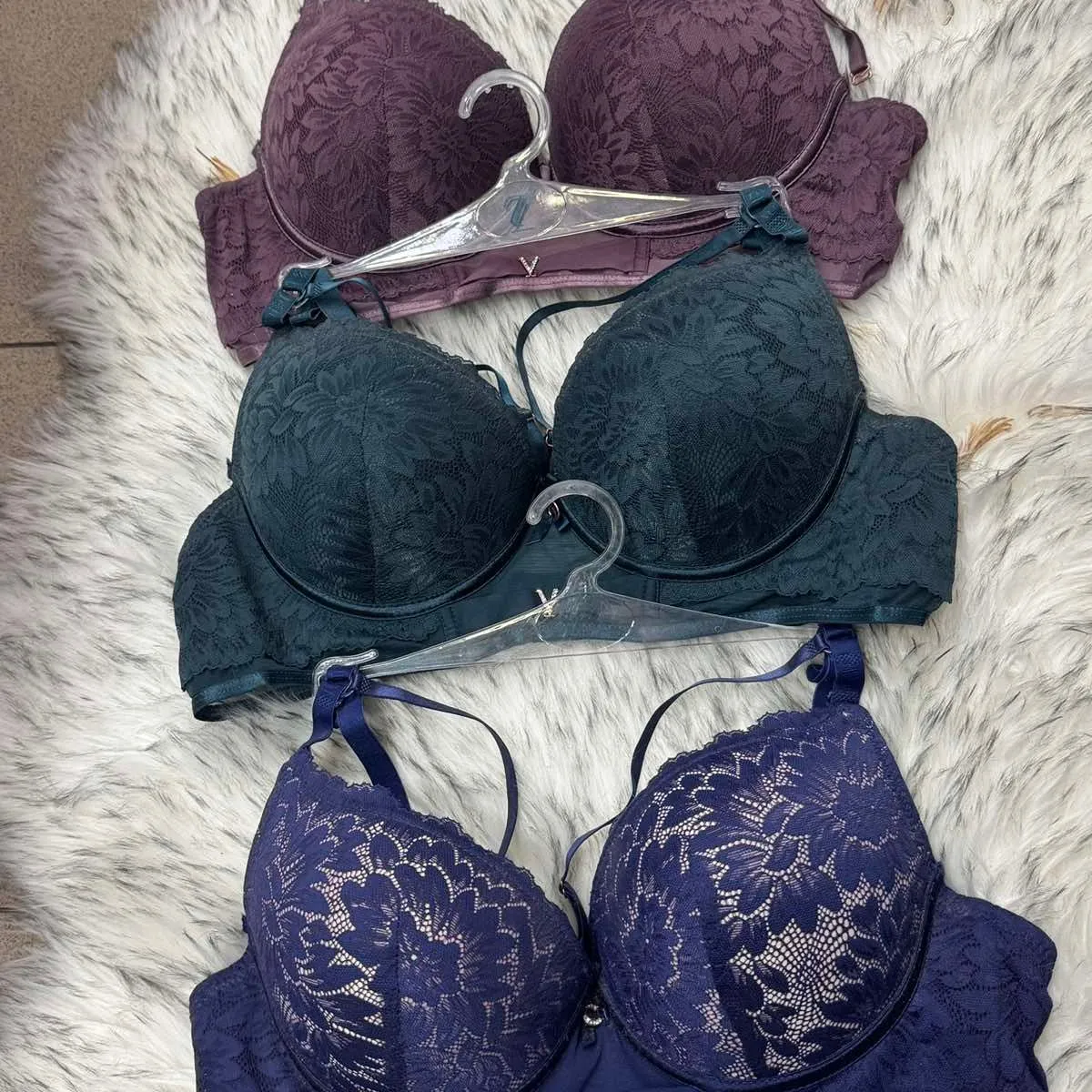 Biustonosz damski push-up koronka 3 szt. granat, fiolet, zielony