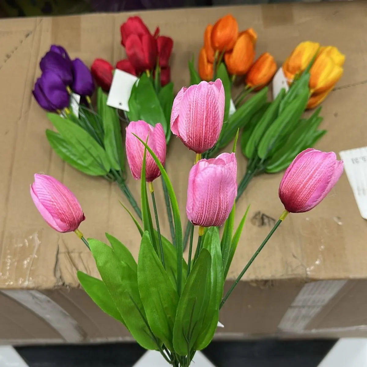 Sztuczne kwiaty tulipany wielkanocne dekoracja