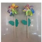 Wiatrak Plastikowy 12cm Tęczowy