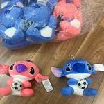 Maskotka Stitch z piłką 20cm niebieska/różowa