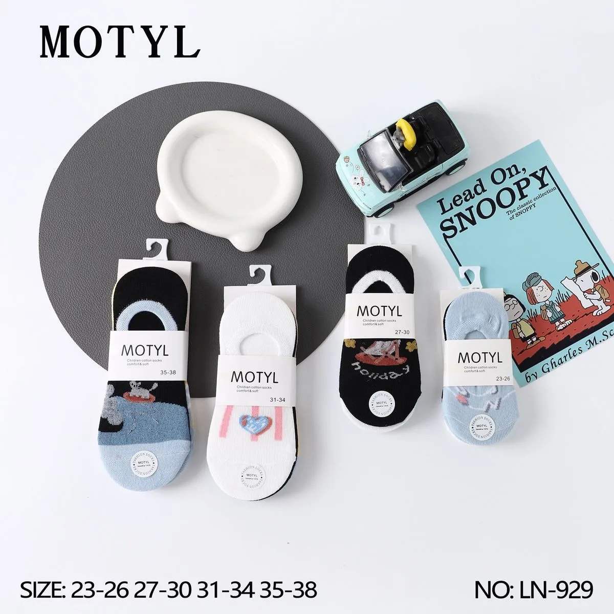Skarpetki Motyl z postaciami Snoopy, rozmiary