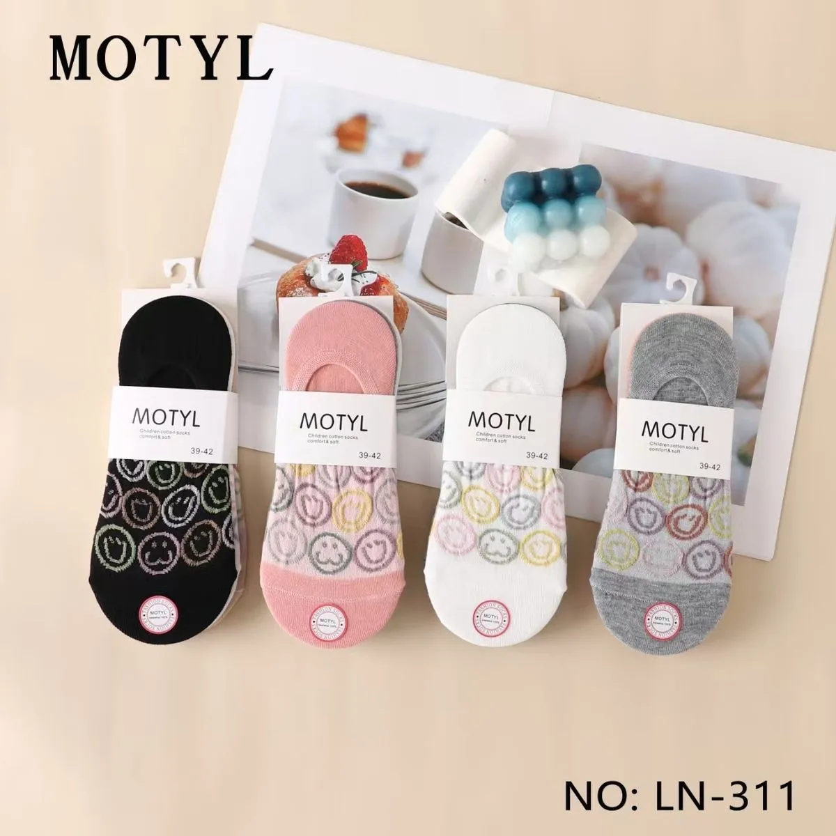 Skarpetki damskie motyle z emotkami 4 pary NO: LN-311
