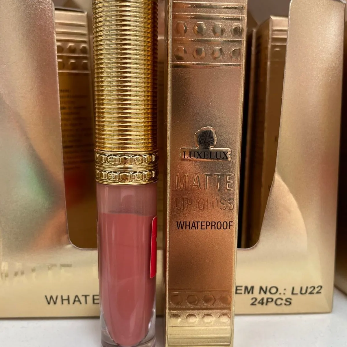 Błyszczyk LUXELUX Matte Waterproof Nieprzywierający 24 szt.