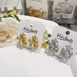 Kolczyki damskie Vikilady z motywem fleur-de-lis złote