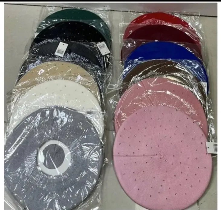 Czapki damskie beanie w 10 kolorach, opak. 12 szt