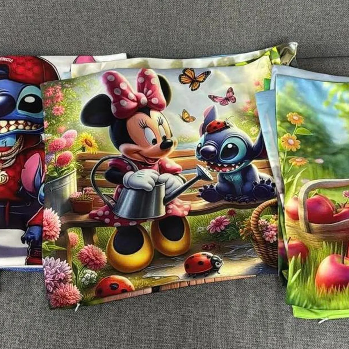 Poszewka 40x40cm Disney Stitch Minnie Hello Kitty