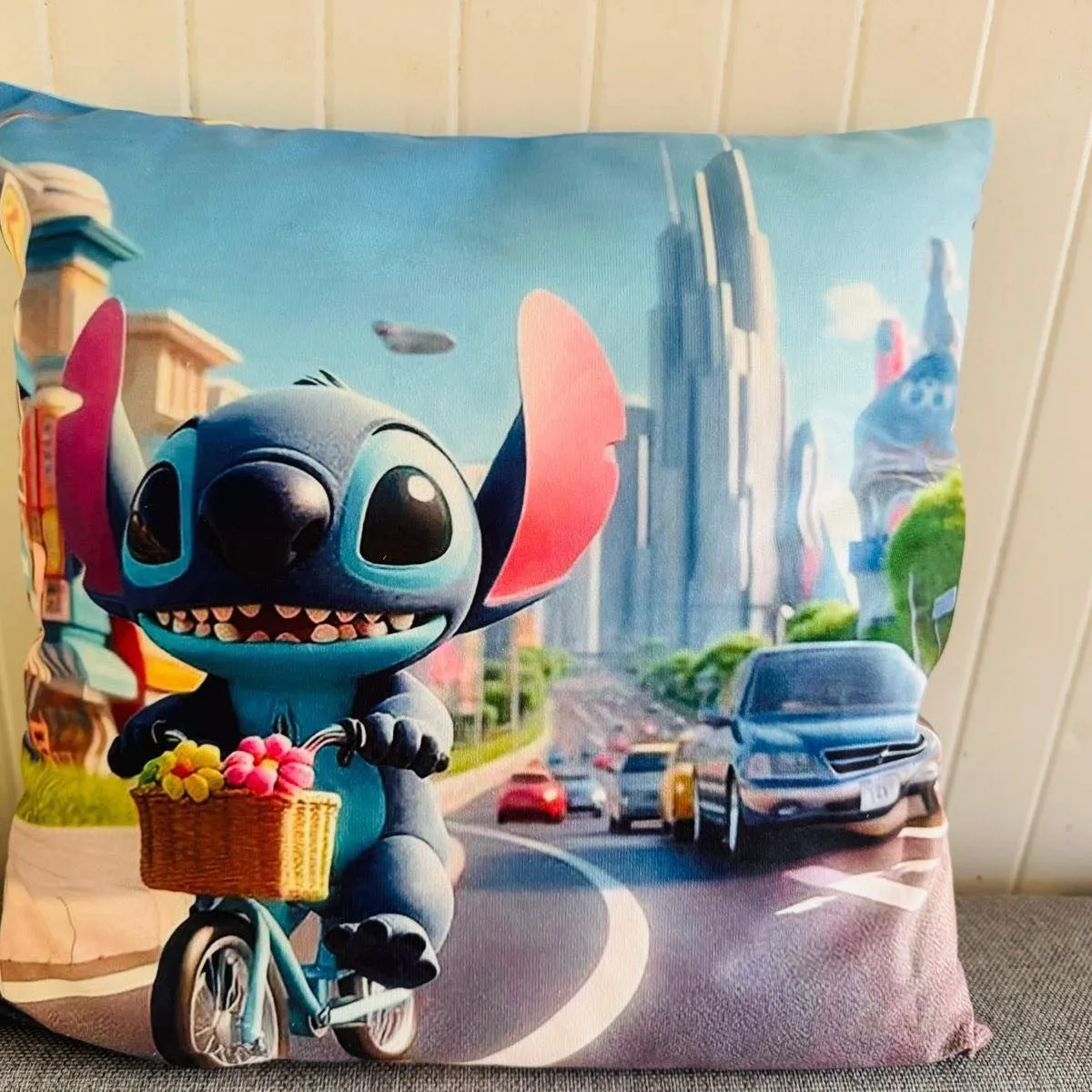 Poszewka 40x40cm Stitch Lilo & Stitch na rowerze