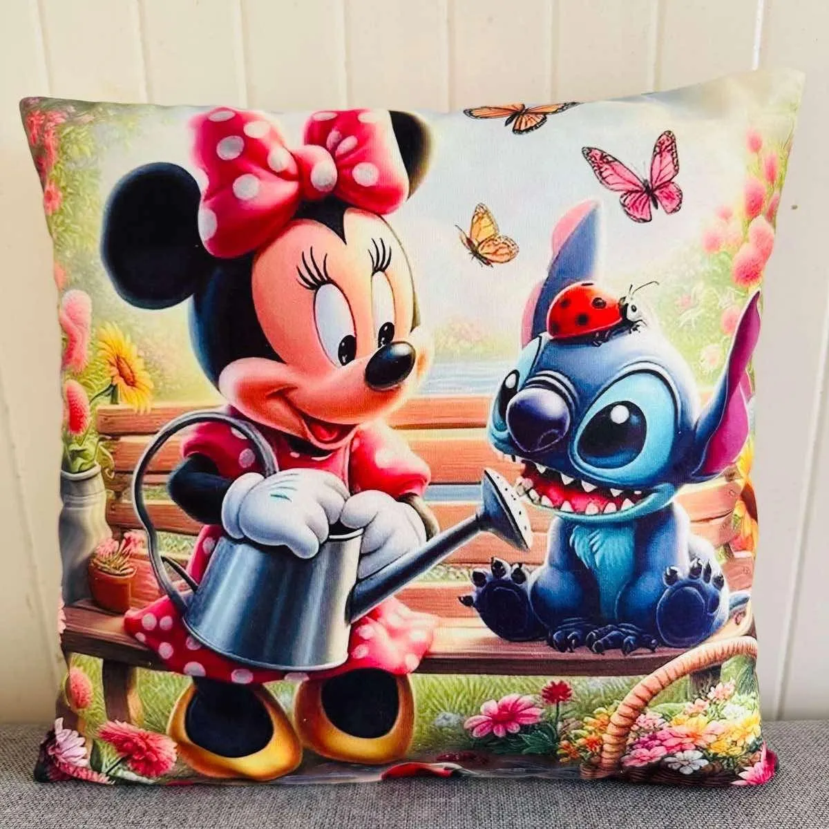 Poszewka 40x40cm Minnie i Stitch Disney