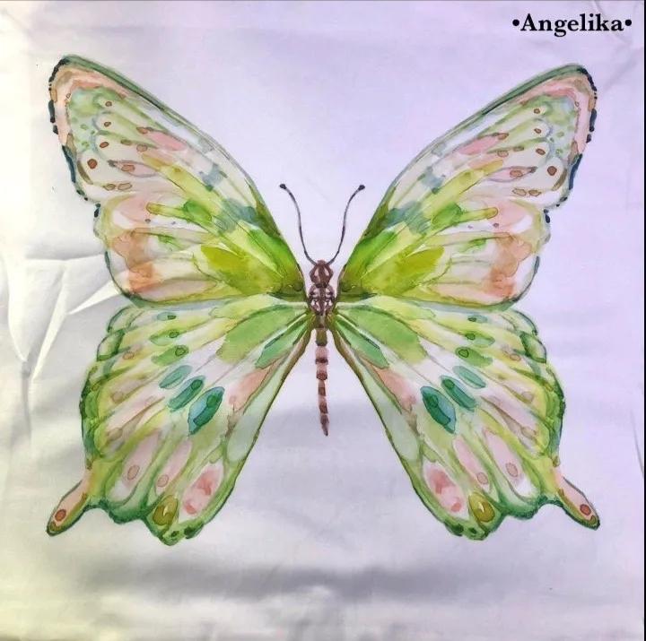 Poszewka 40x40cm z motywem motyla zielono-różowego