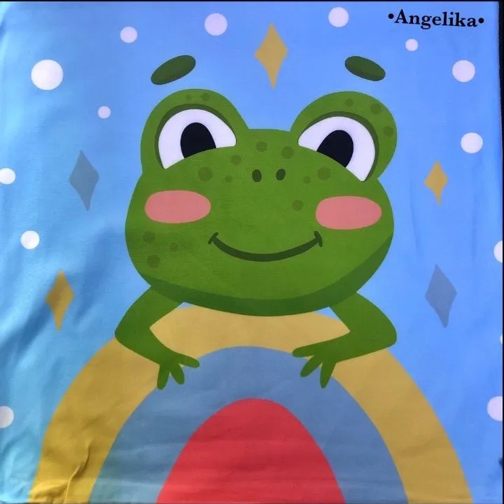 Poszewka 40x40cm z motywem żaby i tęczy