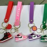 Brelok do Kluczy But Sportowy Sneaker Silikonowy Mix 24szt