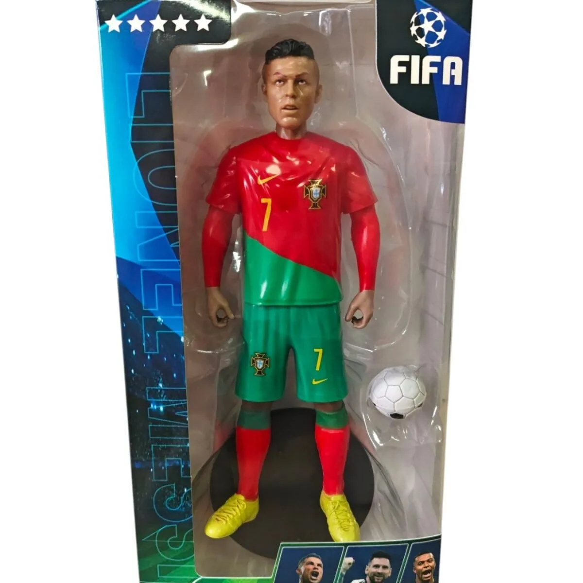 Figurka Cristiano Ronaldo FIFA z piłką nr 7, kod 8384