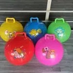 Zabawkowa Piłka Hop-Sak 45cm z uchwytem