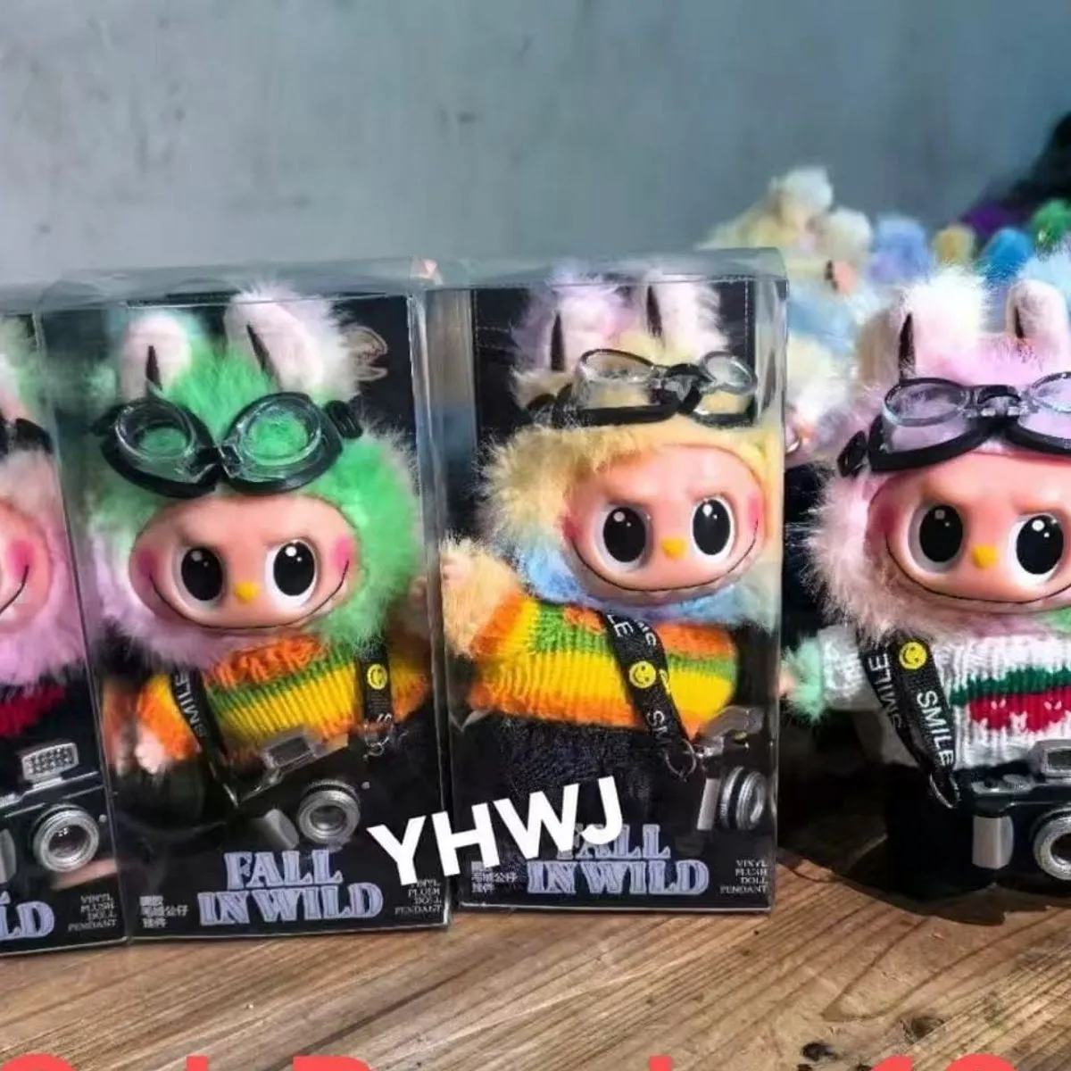 Labubu Zawieszka Fall in Wild z Aparatem i Goglami 12 szt.