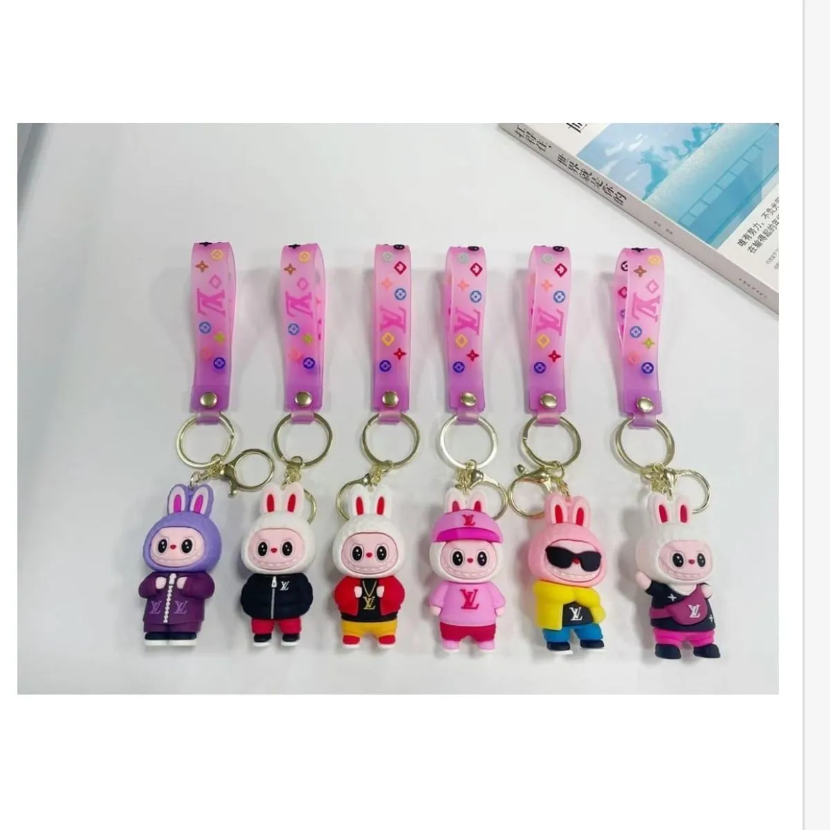 Brelok do Kluczy Labubu - Figurka z Paskiem, Mix Wzorów, 12 szt.