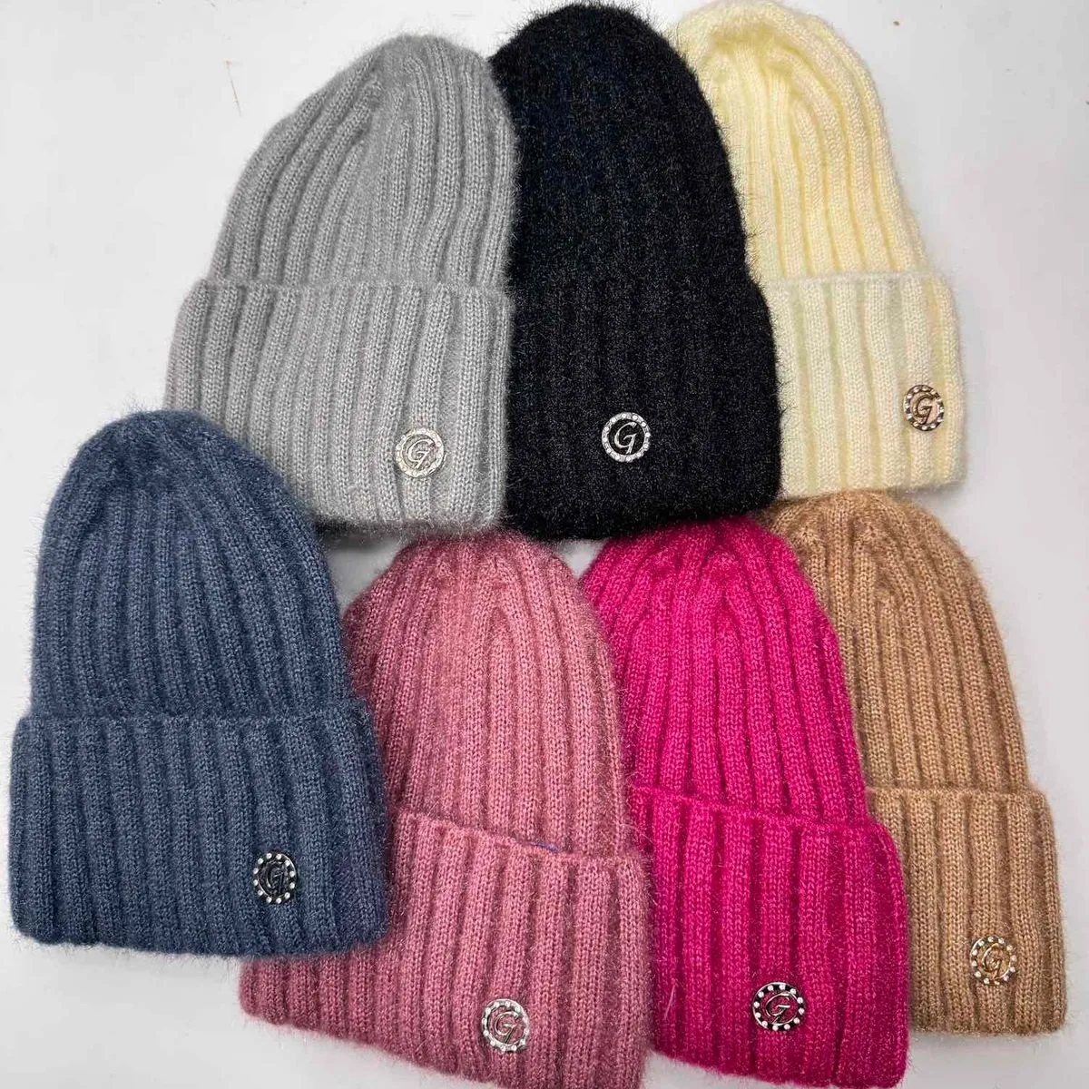 Czapki damskie beanie prążkowane 8 kolorów