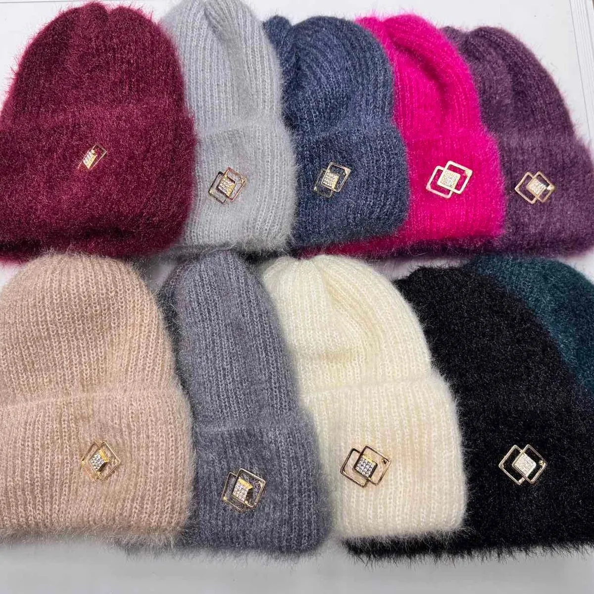 Czapki damskie futrzane beanie 12 kolorów