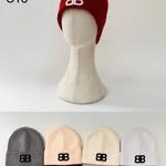 Czapki damskie beanie z naszywką BB, 5 kolorów
