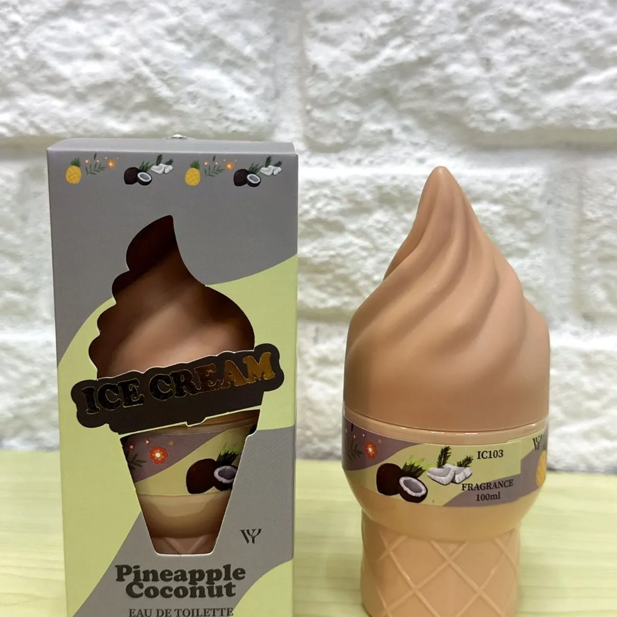 Woda Toaletowa Ice Cream Pineapple Coconut 100ml