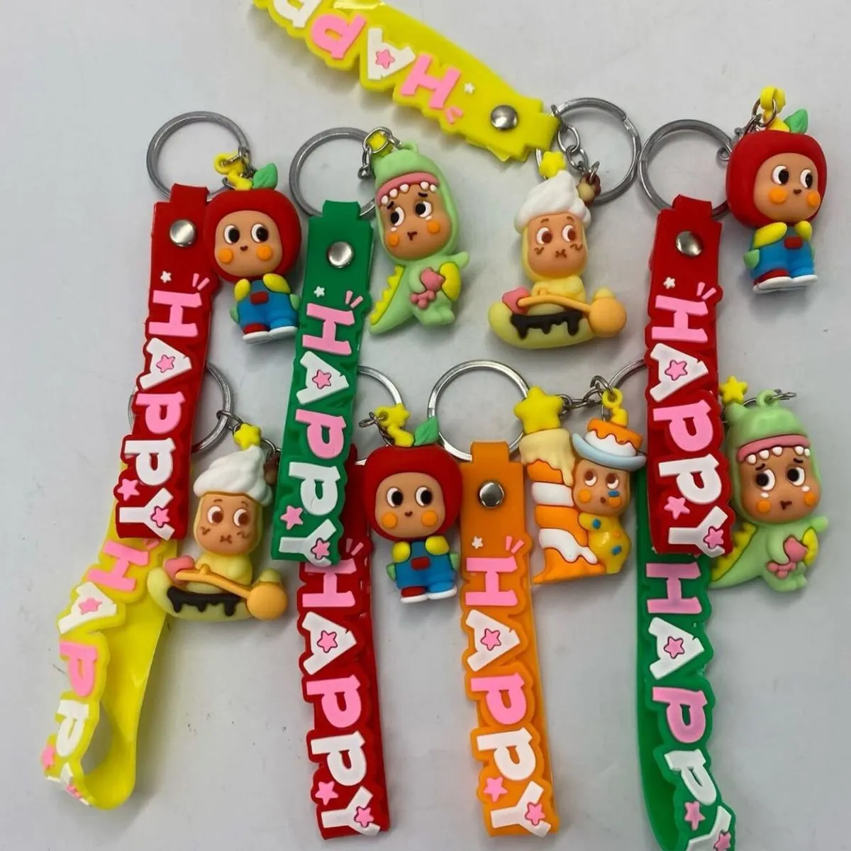 Brelok do kluczy Happy z postaciami PVC