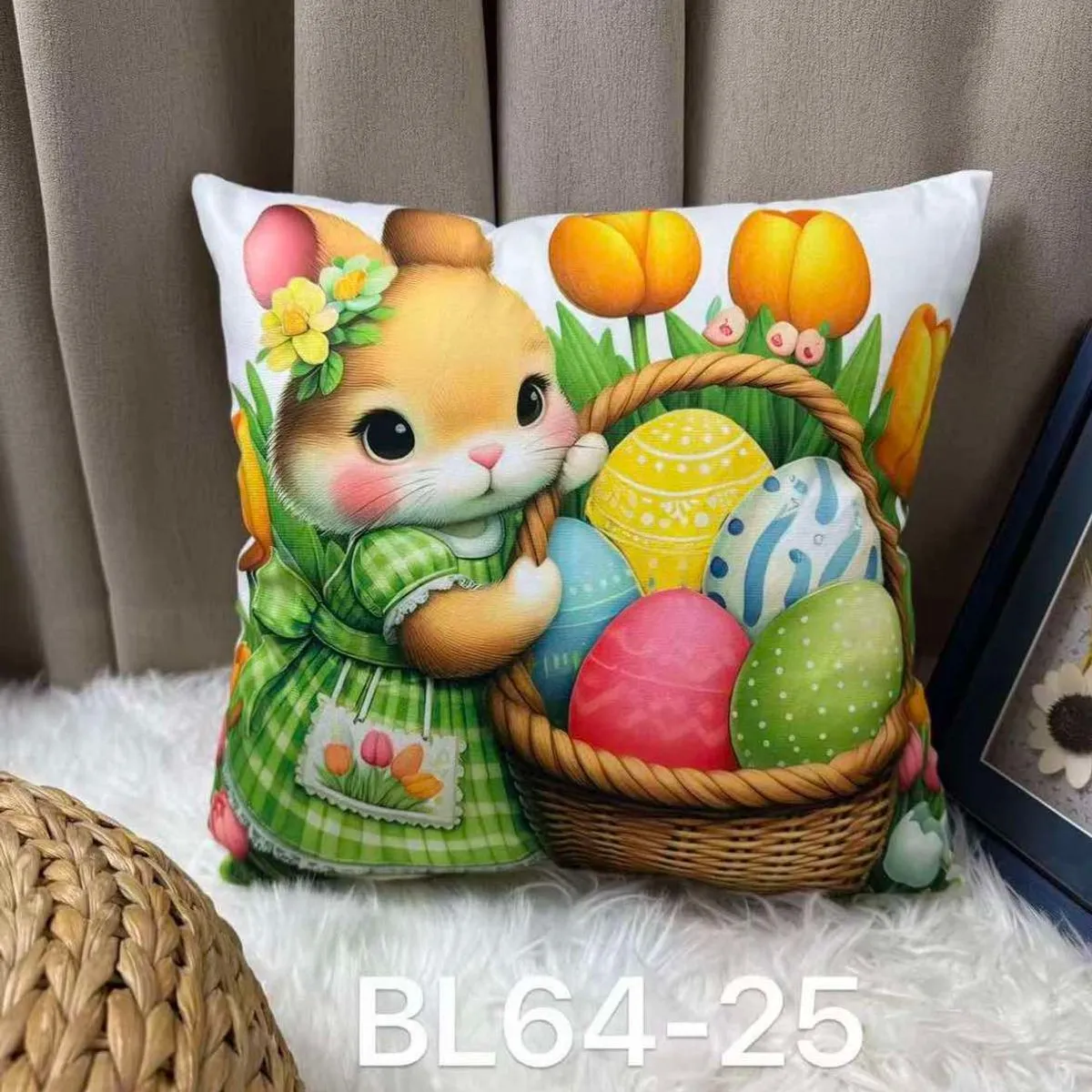 Poszewka dekoracyjna 40x40 z królikiem wielkanocnym BL64-25