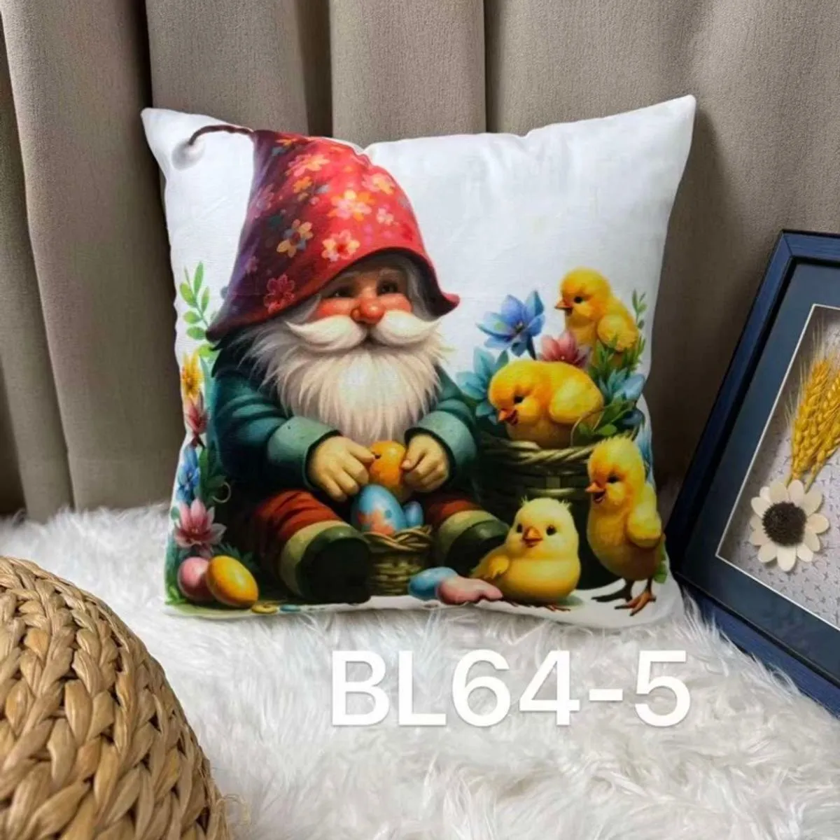 Poszewka dekoracyjna 40x40 cm gnom wielkanocny BL64-5