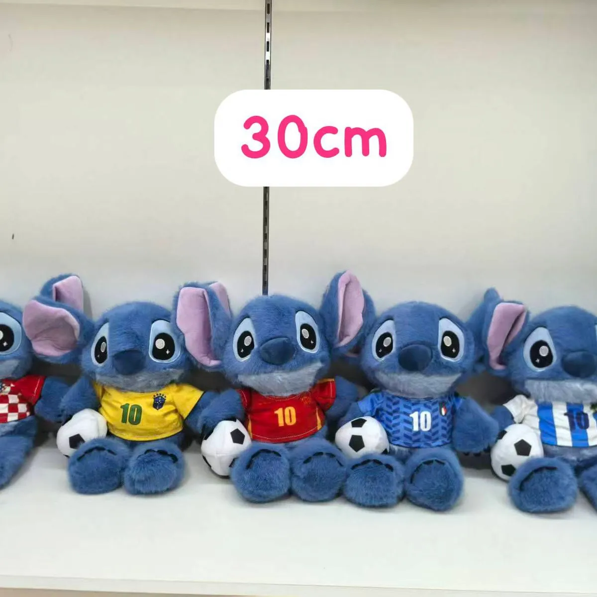 Maskotka Pluszowa Stitch 30cm Piłkarz