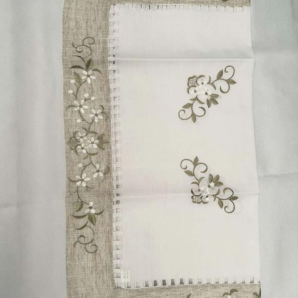 Bawełna Bieżniki 85x85cm beżowo-białe z haftem