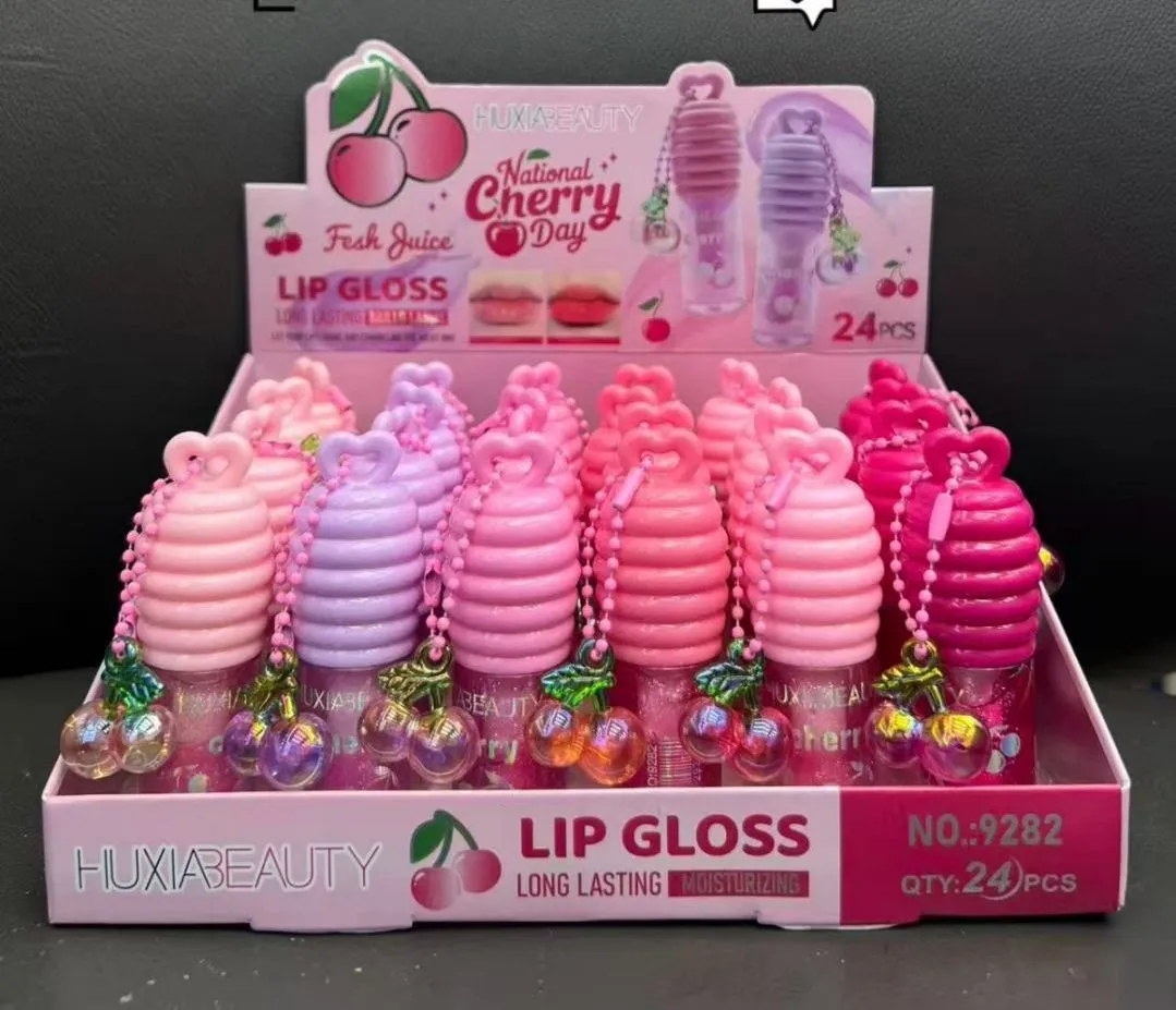 Błyszczyk do ust HUDABEAUTY Fresh Cherry Lip Gloss No.9282