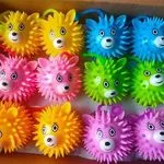 Gniotki Squeeze Toys psy z kolcami, 12 szt