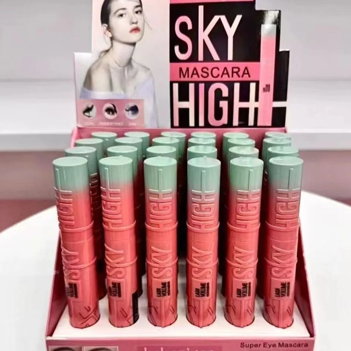 Maskara Sky High kakaziyan Wodoodporna Lash Volume 24 szt.