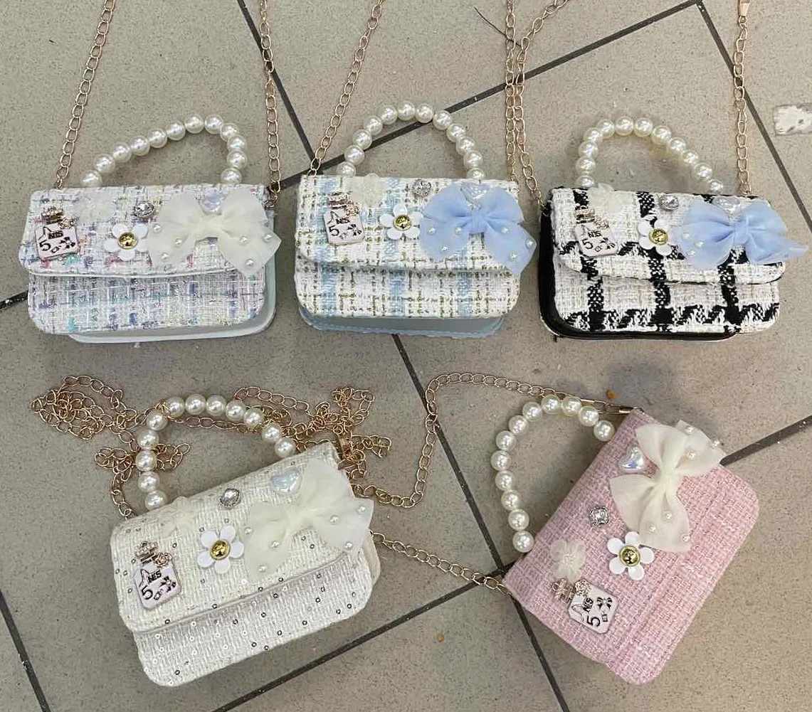Torebki dla dzieci mini z perełkami i łańcuszkiem 16cm