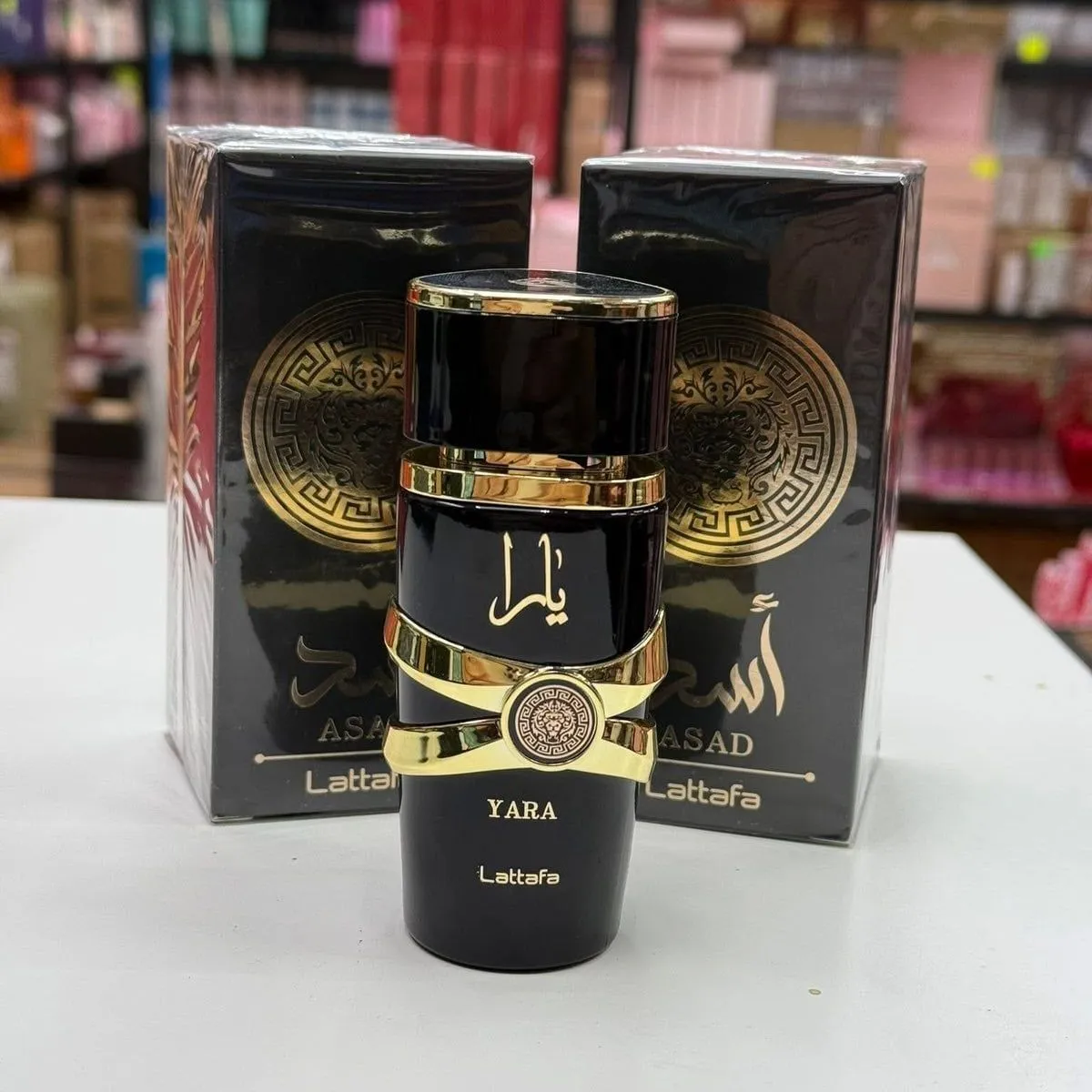 Perfumy Lattafa Yara 50ml - Czarny Flakon ze Złotymi Zdobieniami
