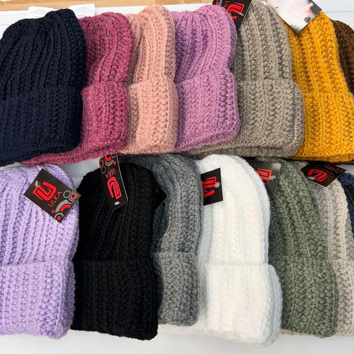 Czapki damskie dzianinowe beanie, 12 szt