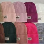 Czapki damskie beanie z naszywką MIN, 12 kolorów