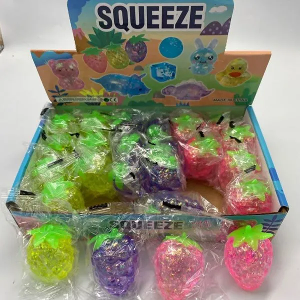 Gniotki Squeeze Toys truskawki w różnych kolorach